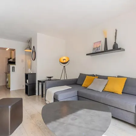 Studio Avec Terrasse A Cote Du Tramway + Parking La Madeleine (Nord)