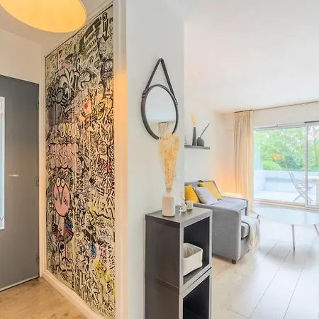 Studio Avec Terrasse A Cote Du Tramway + Parking