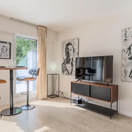 Studio Avec Terrasse A Cote Du Tramway + Parking La Madeleine (Nord)