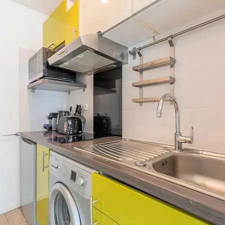 Studio Avec Terrasse A Cote Du Tramway + Parking * La Madeleine (Nord)